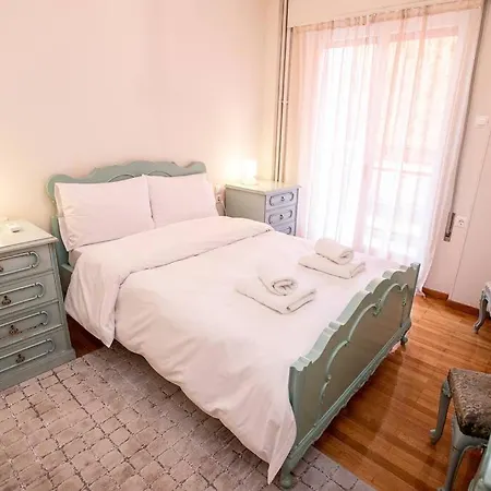 Square 119a Apartment *